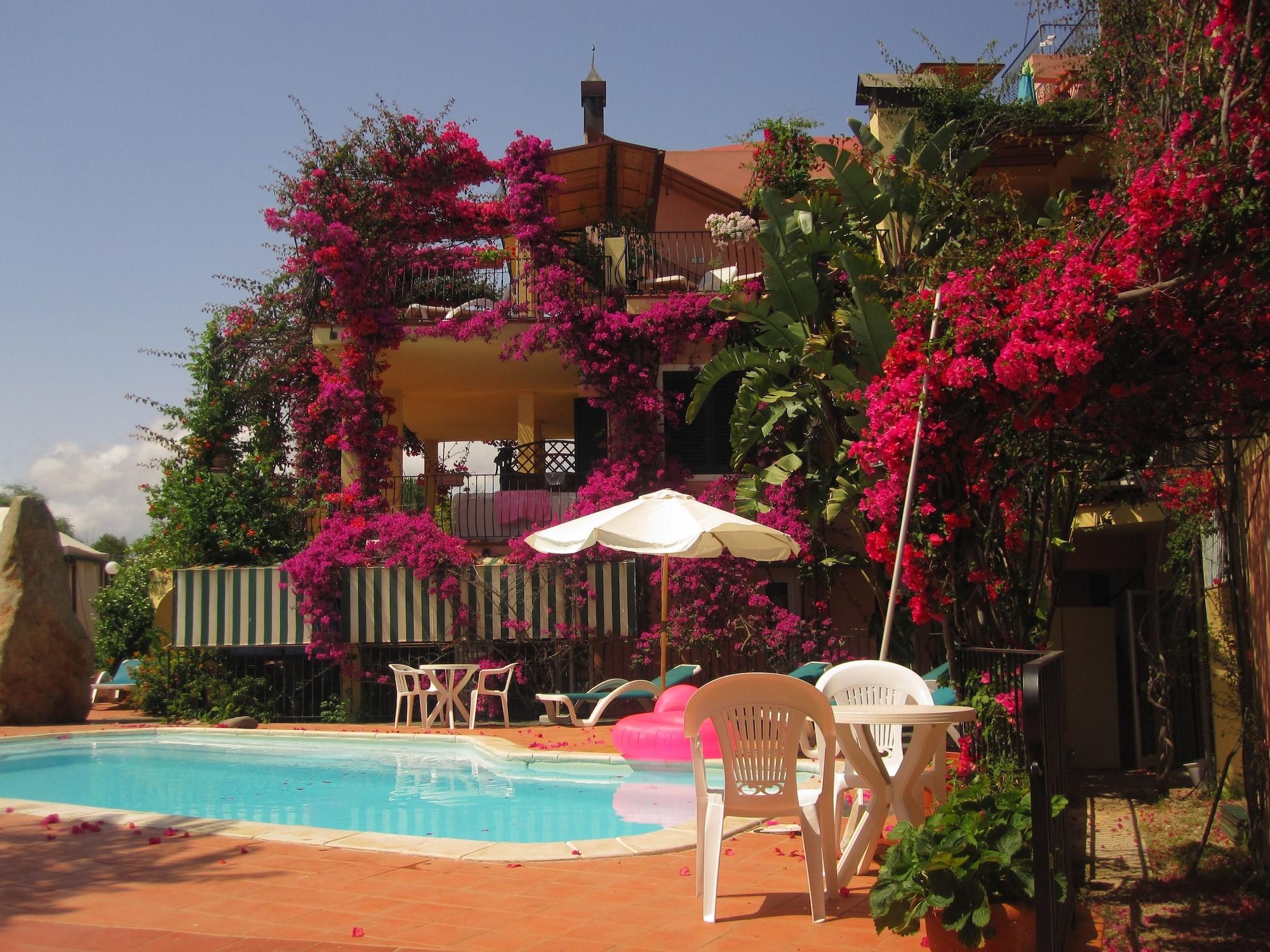 Domus De Janas Sul Mare Hotel Bari Sardo Bagian luar foto