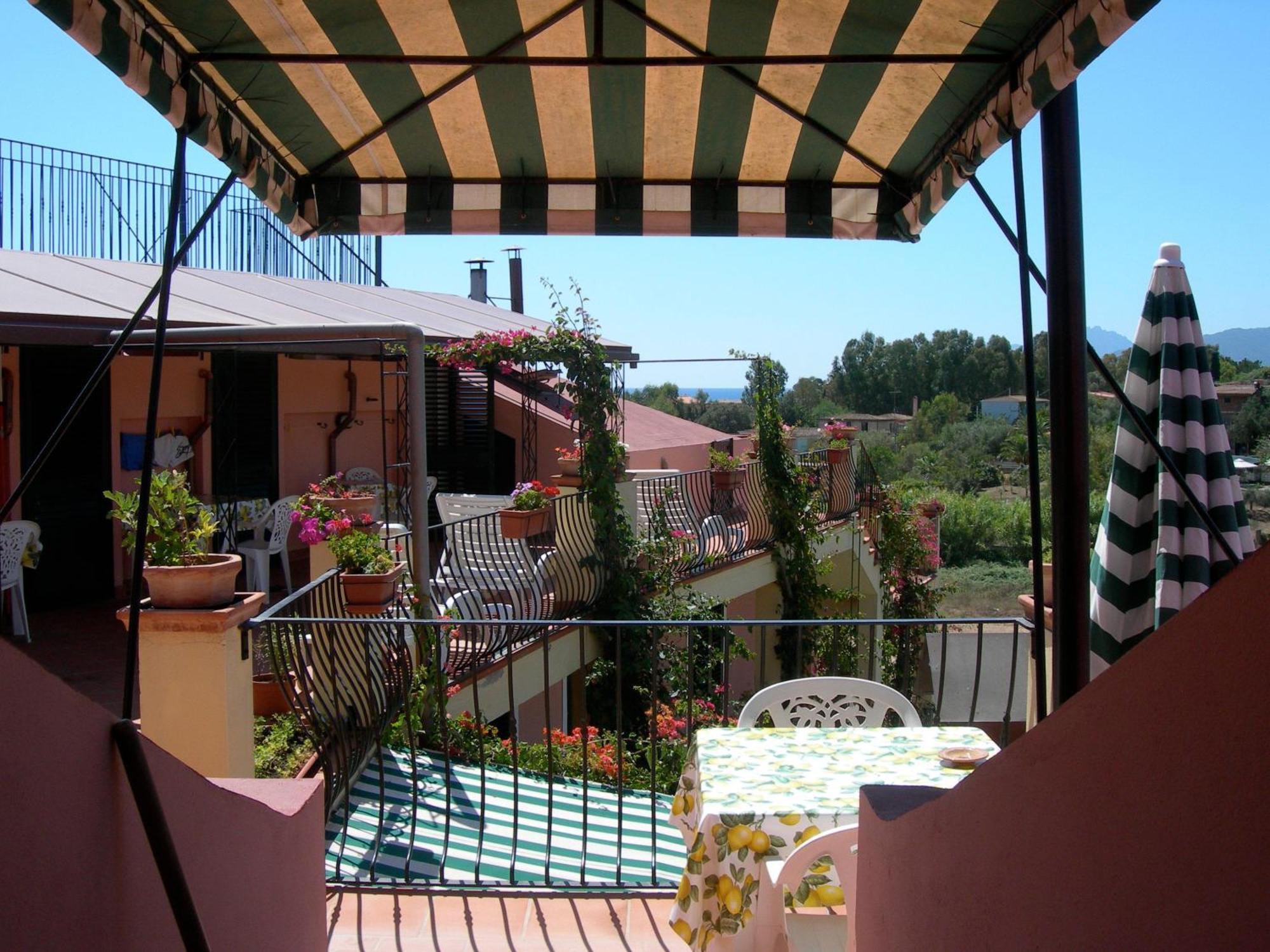 Domus De Janas Sul Mare Hotel Bari Sardo Bagian luar foto